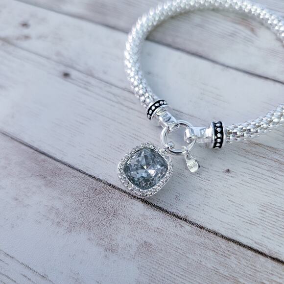 Nine West Stretch Bracelet Silver Tone with Blue Gem - Picture 7 of 9